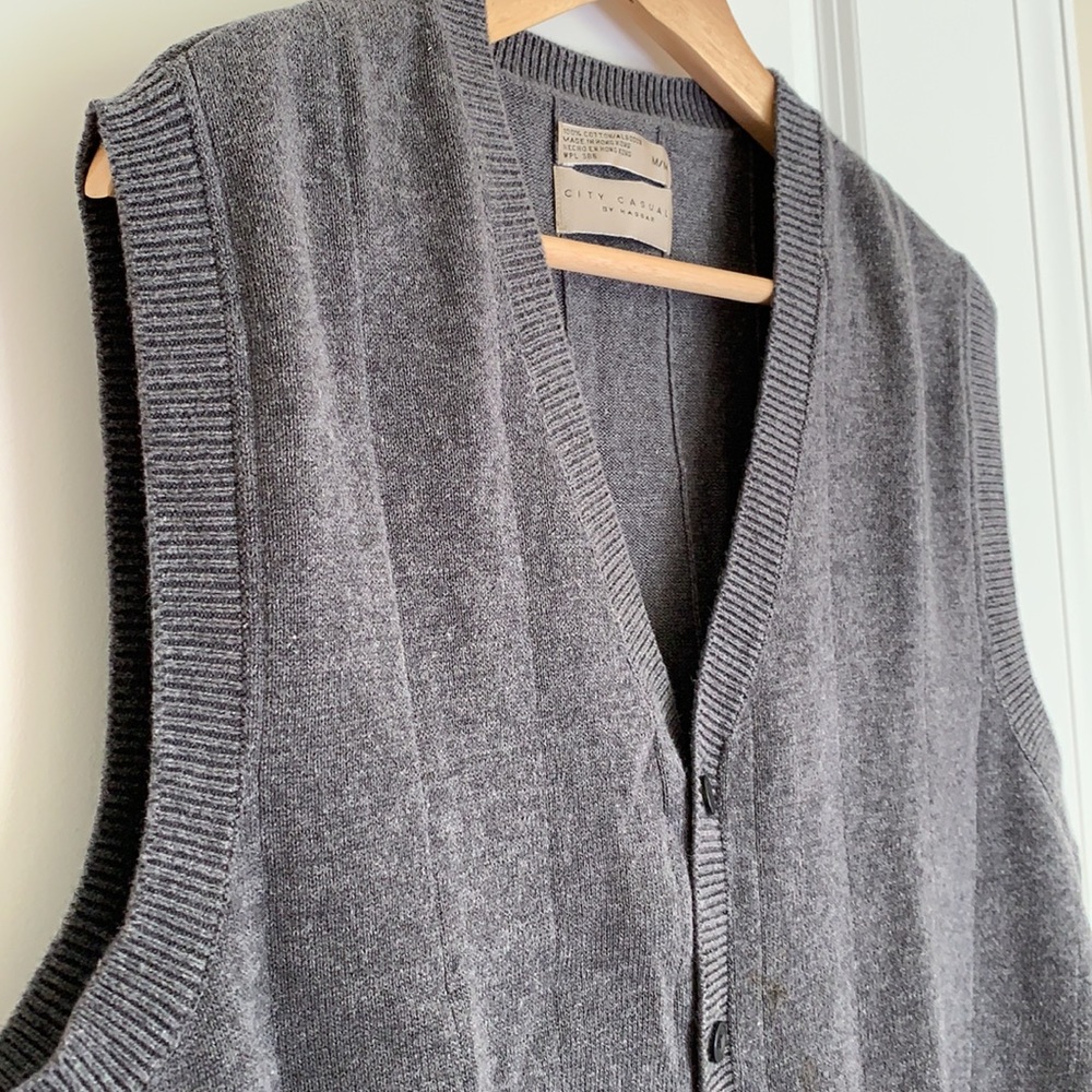 Vintage Sweater Vest - Picture 2 of 9